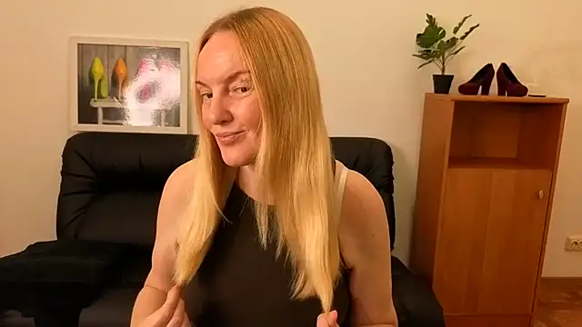 Snapshot of Bella_soulmate chatting on July 6, 2026, 11:28 am Bella soulmate online show from July 6, 2026, 11:28 am
