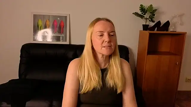Snapshot of Bella_soulmate chatting on July 6, 2026, 3:25 pm Bella soulmate online show from July 6, 2026, 3:25 pm