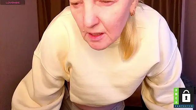 Snapshot of Bella_soulmate chatting on March 25, 2026, 6:35 am Bella soulmate online show from March 25, 2026, 6:35 am