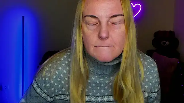 Snapshot of Bella_soulmate chatting on April 21, 2026, 11:28 am Bella soulmate online show from April 21, 2026, 11:28 am