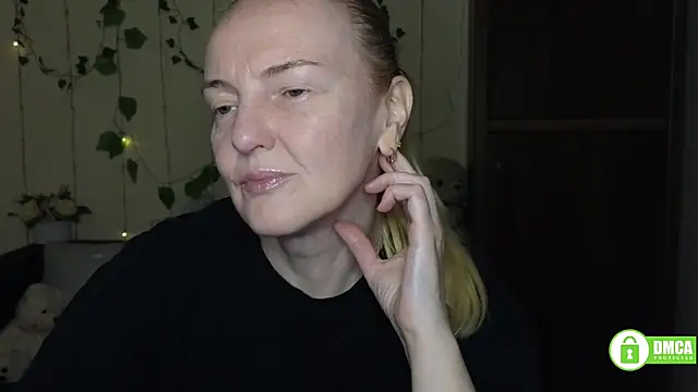 Snapshot of Bella_soulmate chatting on May 13, 2026, 11:28 am Bella soulmate online show from May 13, 2026, 11:28 am