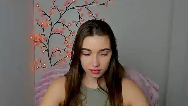 NikaMystic online show from April 16, 2026, 11:22 am