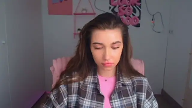 NikaMystic online show from April 22, 2026, 5:25 am