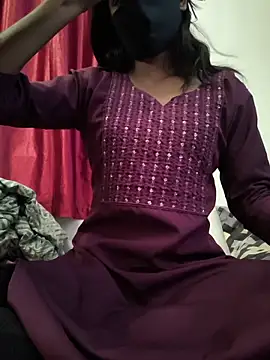 sexy queenn  online show from March 10, 2026, 9:46 am