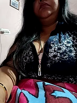 Moonae online show from February 25, 2026, 3:01 pm