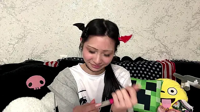 Snapshot of kishagrayone chatting on May 14, 2026, 2:25 pm kishagrayone online show from May 14, 2026, 2:25 pm