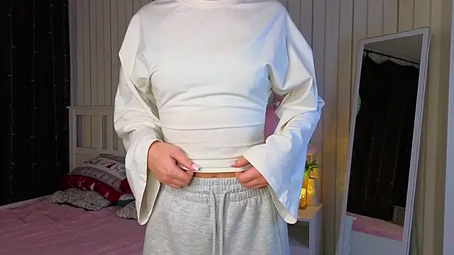 EarthaLevra online show from April 7, 2026, 8:43 pm