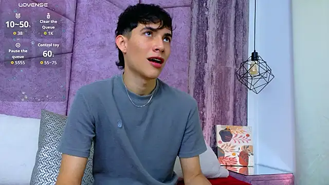 AronTawers online show from April 23, 2026, 7:26 pm
