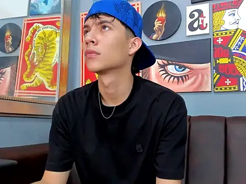 Snapshot of AronTawers chatting on March 6, 2026, 7:09 pm AronTawers online show from March 6, 2026, 7:09 pm