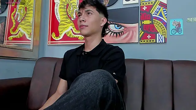 Snapshot of AronTawers chatting on March 20, 2026, 7:15 pm AronTawers online show from March 20, 2026, 7:15 pm