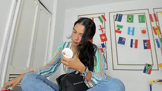 emily gaviria1 online show from June 29, 2026, 12:05 pm