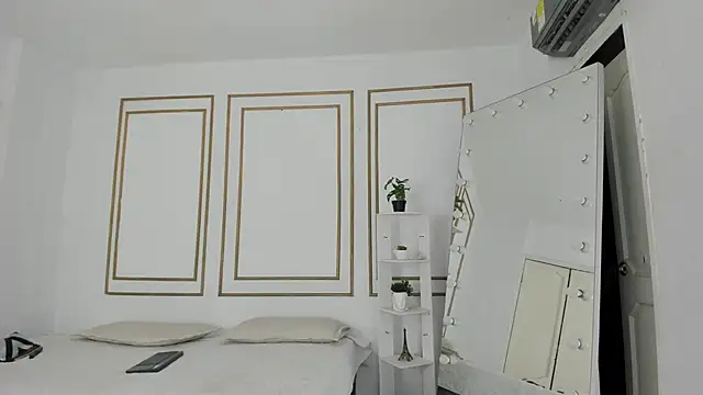 Snapshot of emily_gaviria1 chatting on March 26, 2026, 12:03 pm emily gaviria1 online show from March 26, 2026, 12:03 pm