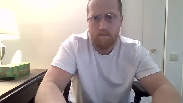 Snapshot of tytheexhibionist chatting on May 4, 2026, 2:31 pm tytheexhibionist online show from May 4, 2026, 2:31 pm