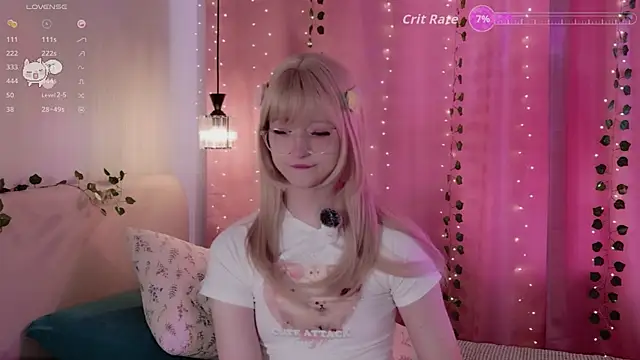 Snapshot of effy_dollie chatting on June 16, 2026, 12:49 pm effy dollie online show from June 16, 2026, 12:49 pm