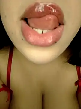 Snapshot of madleen_Mm chatting on March 26, 2026, 11:30 am madleen Mm online show from March 26, 2026, 11:30 am