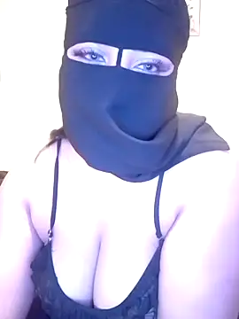 Snapshot of madleen_Mm chatting on July 28, 2026, 10:34 am madleen Mm online show from July 28, 2026, 10:34 am