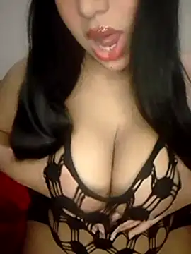 Snapshot of madleen_Mm chatting on March 24, 2026, 1:33 pm madleen Mm online show from March 24, 2026, 1:33 pm