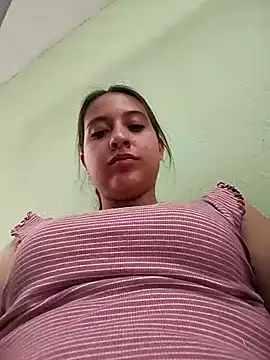 Snapshot of MaskedLatinaX chatting on April 30, 2026, 8:05 pm MaskedLatinaX online show from April 30, 2026, 8:05 pm
