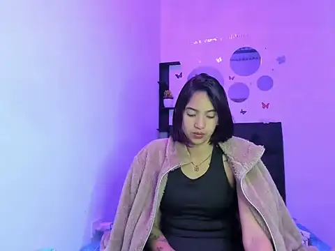 Snapshot of sapphire_brown20 chatting on June 1, 2026, 1:06 am sapphire brown20 online show from June 1, 2026, 1:06 am