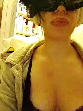 lily2022 online show from February 23, 2026, 9:15 pm