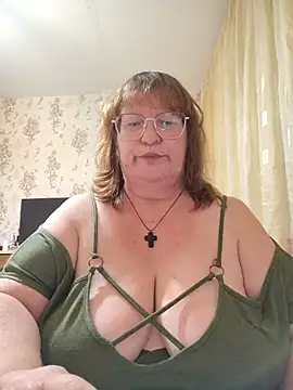 Snapshot of BIG-CATCH chatting on July 10, 2026, 7:47 pm BIG-CATCH online show from July 10, 2026, 7:47 pm