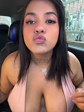 Snapshot of Nahomy_firee chatting on April 27, 2026, 7:12 pm Nahomy firee online show from April 27, 2026, 7:12 pm