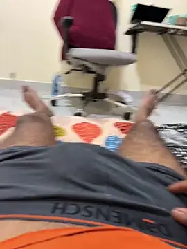 Snapshot of Varun_93 chatting on March 8, 2026, 9:01 am Varun 93 online show from March 8, 2026, 9:01 am