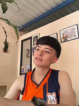Snapshot of Tomnico_19 chatting on April 10, 2026, 6:59 pm Tomnico 19 online show from April 10, 2026, 6:59 pm