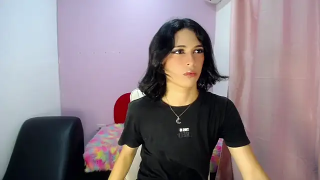 Snapshot of Larry_craft chatting on April 1, 2026, 8:39 pm Larry craft online show from April 1, 2026, 8:39 pm