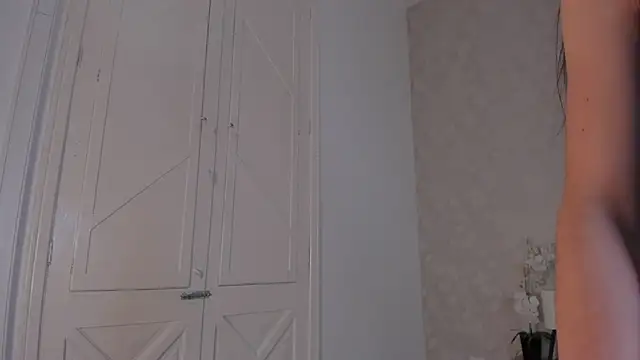 Arii wilde online show from March 28, 2026, 12:17 pm