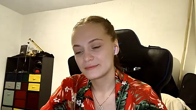 LuluSweetyGirl online show from March 24, 2026, 9:31 am