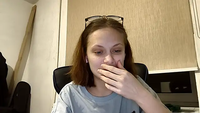 LuluSweetyGirl online show from March 8, 2026, 3:15 pm