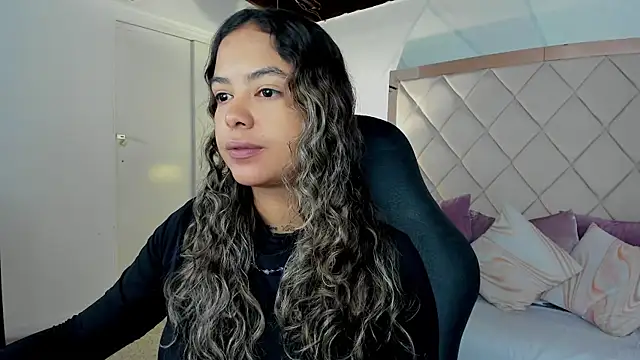 dulce lyraa1 online show from February 27, 2026, 4:23 am