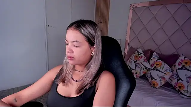 Snapshot of dulce_lyraa1 chatting on July 17, 2026, 3:37 am dulce lyraa1 online show from July 17, 2026, 3:37 am