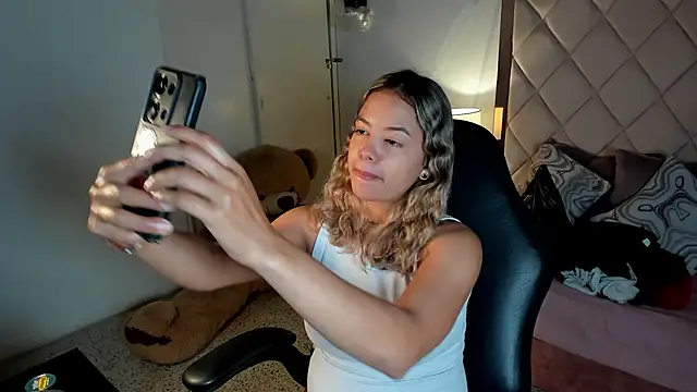 Snapshot of dulce_lyraa1 chatting on June 27, 2026, 5:24 am dulce lyraa1 online show from June 27, 2026, 5:24 am