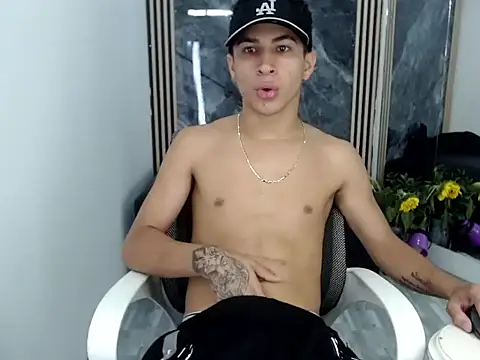 Hollmanhot online show from March 12, 2026, 1:44 am