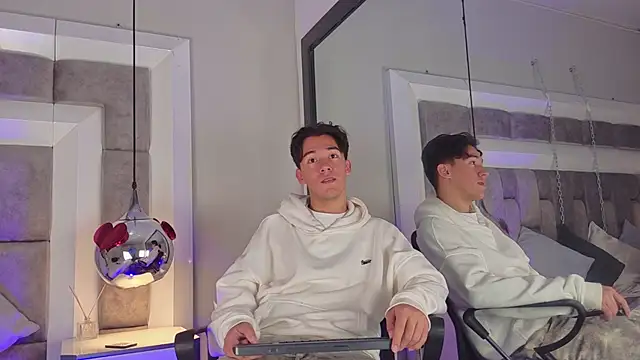 Snapshot of Austin_Reedss chatting on March 30, 2026, 12:17 pm Austin Reedss online show from March 30, 2026, 12:17 pm