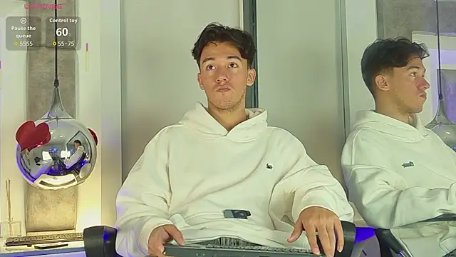 Snapshot of Austin_Reedss chatting on March 24, 2026, 12:27 pm Austin Reedss online show from March 24, 2026, 12:27 pm