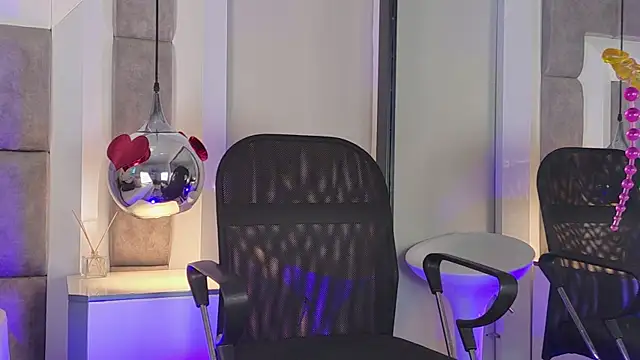 Snapshot of Austin_Reedss chatting on April 3, 2026, 12:44 pm Austin Reedss online show from April 3, 2026, 12:44 pm