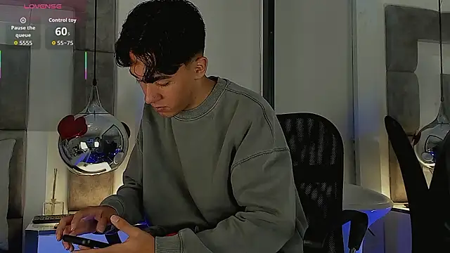 Snapshot of Austin_Reedss chatting on March 19, 2026, 12:16 pm Austin Reedss online show from March 19, 2026, 12:16 pm