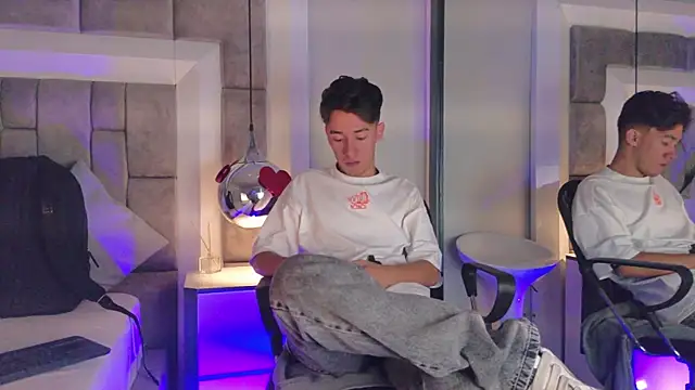 Snapshot of Austin_Reedss chatting on April 10, 2026, 2:46 pm Austin Reedss online show from April 10, 2026, 2:46 pm