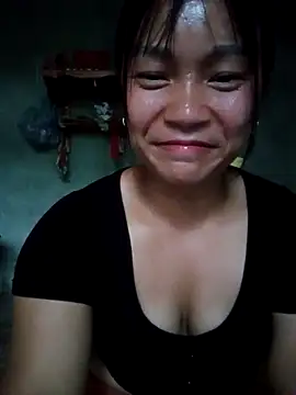 Snapshot of mami-rubi chatting on April 17, 2026, 10:29 am mami-rubi online show from April 17, 2026, 10:29 am