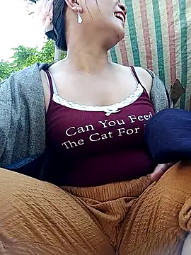 mami-rubi online show from April 12, 2026, 9:12 am