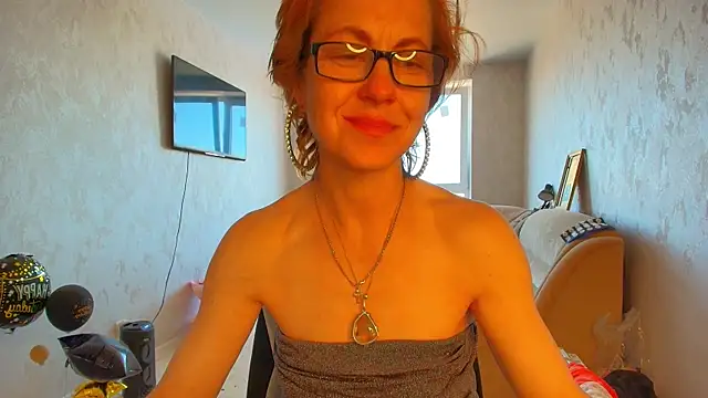 LioraWeiss online show from May 23, 2026, 9:30 am