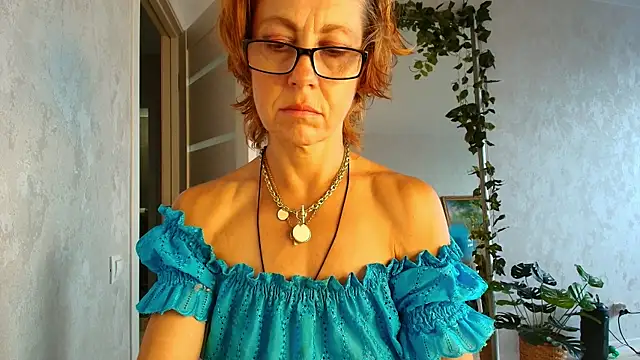 LioraWeiss online show from July 24, 2026, 10:22 am