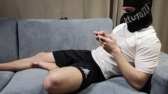 Snapshot of chantatummm chatting on March 26, 2026, 8:40 pm chantatummm online show from March 26, 2026, 8:40 pm