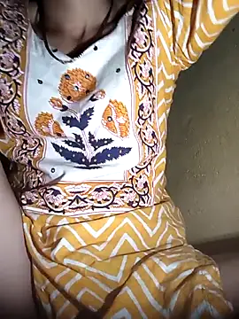 Snapshot of Rashmika_Mandana chatting on March 27, 2026, 7:04 pm Rashmika Mandana online show from March 27, 2026, 7:04 pm