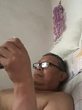Snapshot of yaocaobi8 chatting on May 22, 2026, 12:52 am yaocaobi8 online show from May 22, 2026, 12:52 am