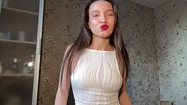 Snapshot of Dinadream chatting on April 15, 2026, 2:21 pm Dinadream online show from April 15, 2026, 2:21 pm