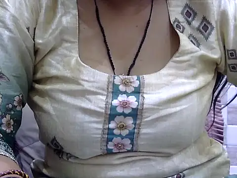 HOTY SAPNA02sCyOz9QcTD online show from May 4, 2026, 12:47 am